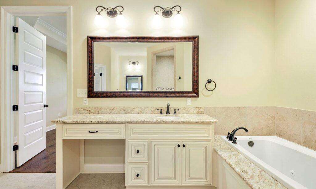 Monroe-Cream-Glaze-11